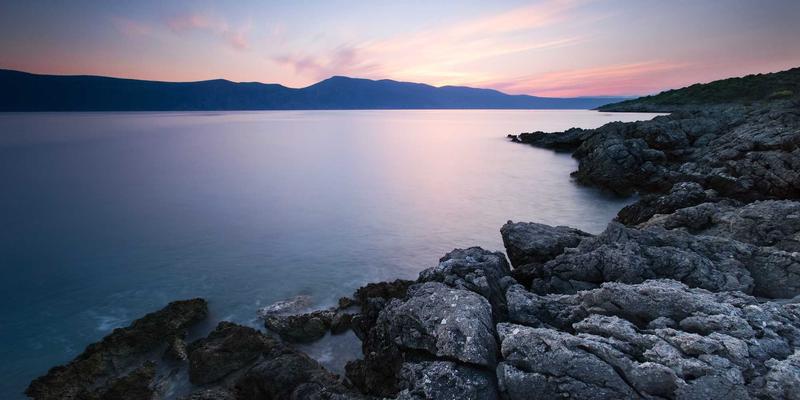 从个体治疗到公共卫生：基于Dr. John Ayers方法论构建实时情绪监测仪表板的可行性分析