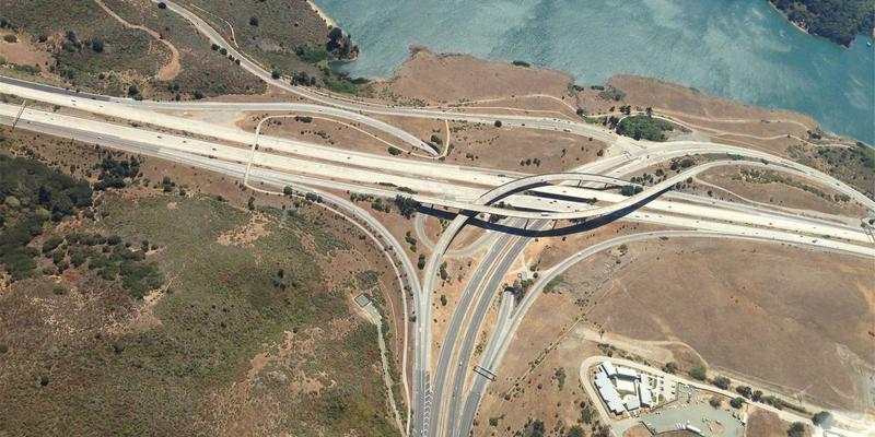 从心理学到公共健康：Dr. John Ayers 如何用数字行为数据革新政策制定与咨询实践