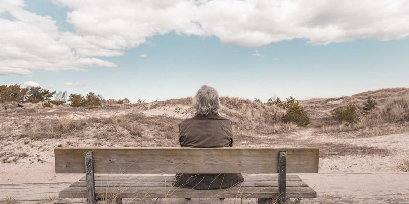 数字健康革命：Dr. John Ayers谈如何利用科技改善产后抑郁筛查与家庭心理健康支持